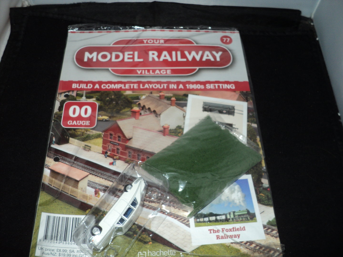 5 figures workmen /Gauge Free UK P&P Hachette Your Model Railway Village 00 